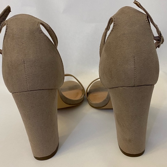 Madden Girl Beige Tan Block Heels Size 10 - Picture 4 of 5